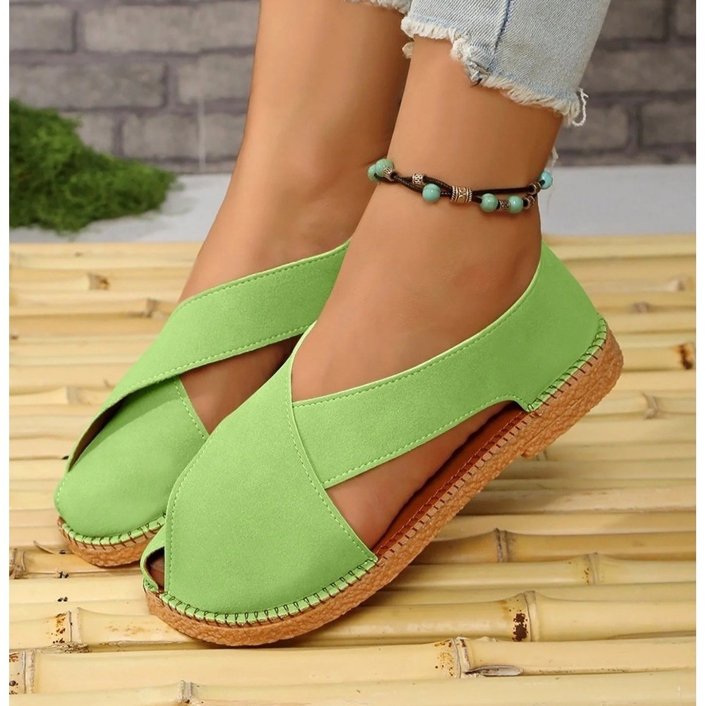 Women's Flat Strappy Sandals Size 11 W Green Suede Hollow Up Closed Toe Oriental